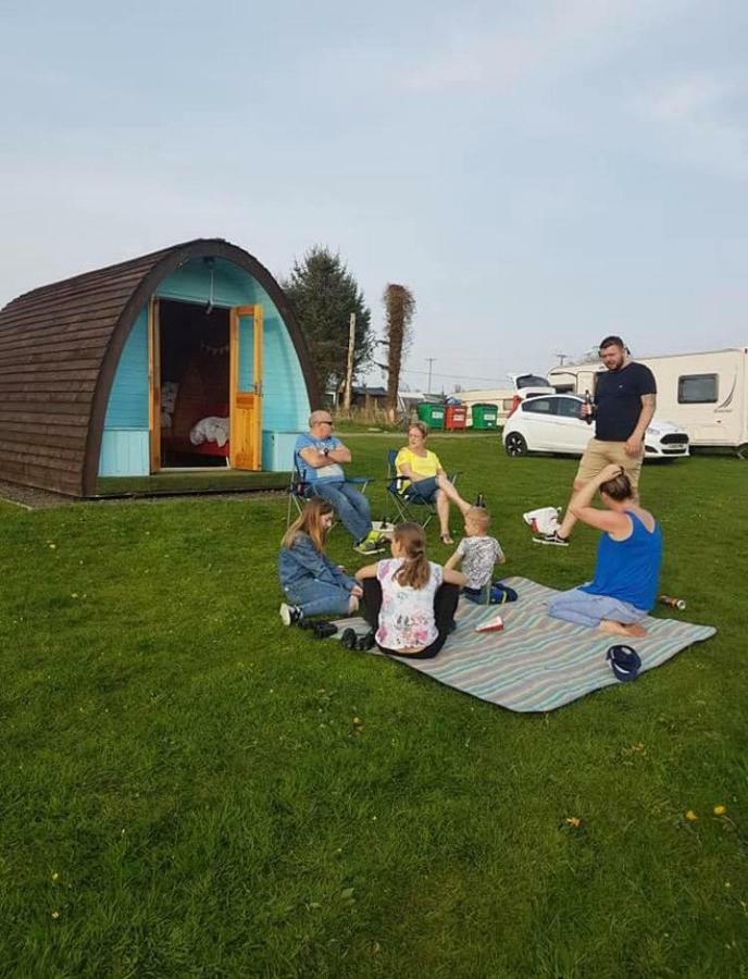 Meadow Glamping Hotel Carmarthen Exterior photo